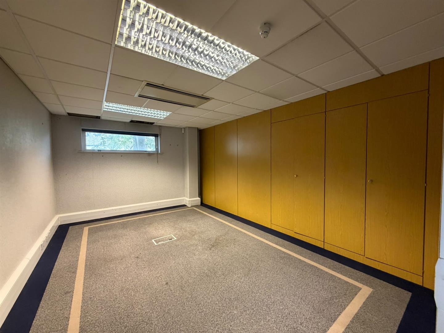 16, Hilton Square Pendlebury, Manchester, photo 3